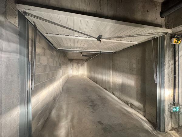 Garage double fermé et sécurisé dans résidence Quartier du Drapeau à Dijon