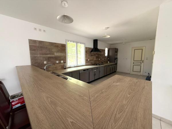 Villa T5 avec vue panomarique, sous-sol isolé et terrain de 4000 m²