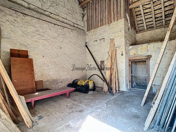 proche de LHOMME (Dpt 72),Maison à vendre 3 pièces - grenier-2 granges- 1 dépendance-1 atelier- 1 garage- terrain de 1910m²- puits