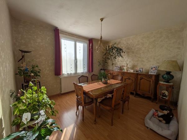 Maison à vendre 137 500 € Civray 5 p 126 m² DPE F