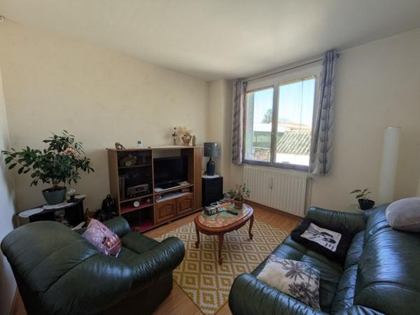 Maison à vendre 137 500 € Civray 5 p 126 m² DPE F