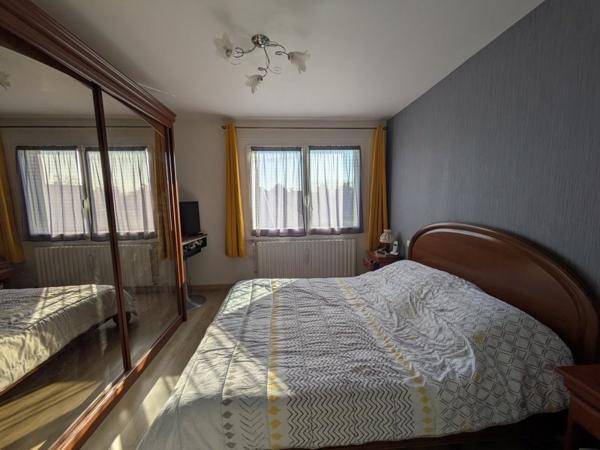 Maison à vendre 137 500 € Civray 5 p 126 m² DPE F