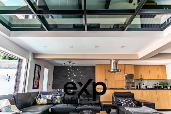 Maison T9 de 285m2 avec dépendances, garages et piscine