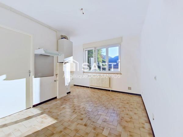 APPARTEMENT DANS PETITE COPROPRIETE A MOYEUVRE-PETITE