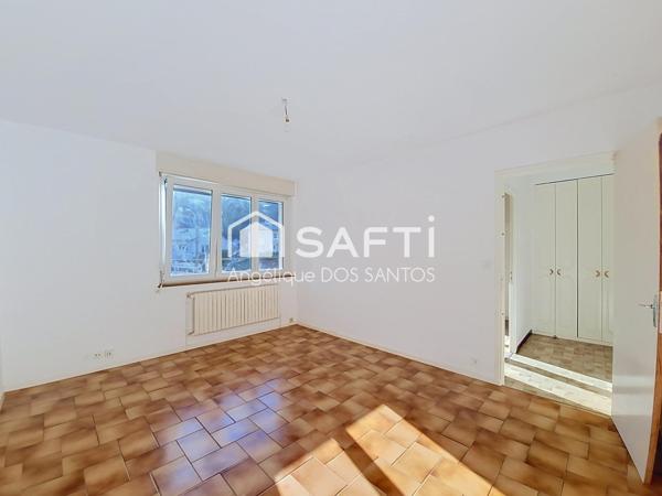 APPARTEMENT DANS PETITE COPROPRIETE A MOYEUVRE-PETITE