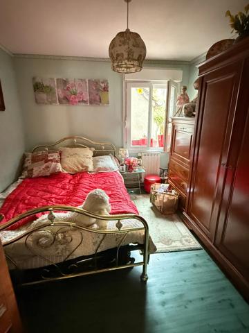 Maison de ville de 157m² avec potentiel local professionnel et dépendances, jardin 69 900 €
