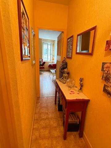 Maison de ville de 157m² avec potentiel local professionnel et dépendances, jardin 69 900 €