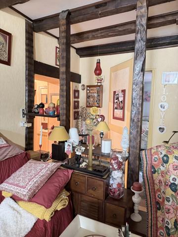 Maison de ville de 157m² avec potentiel local professionnel et dépendances, jardin 69 900 €