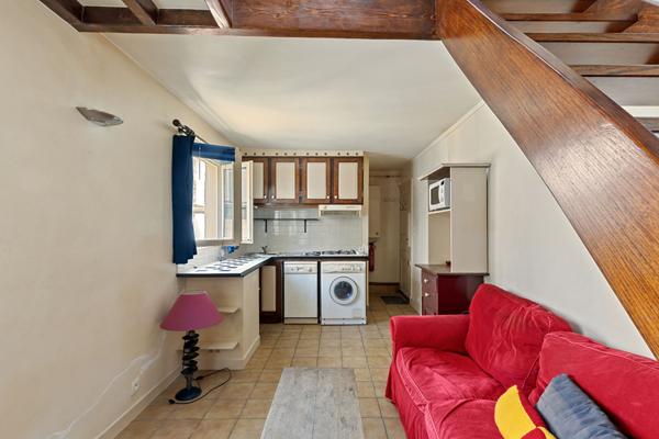 Exclusivité - Montmartre - Cocon en dernier étage.