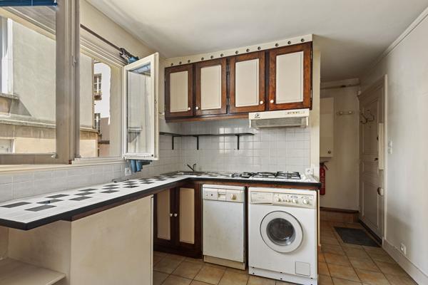 Exclusivité - Montmartre - Cocon en dernier étage.