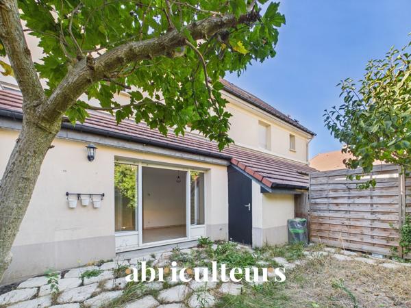À Gennevilliers, maison familiale avec jardin, terrasse, garage et 4 chambres, à proximité du RER C et du tram T1.