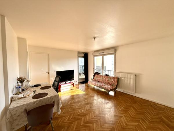 Bobigny (93000) 3 Pièces avec grande terrasse, 2 parkings immeuble récent