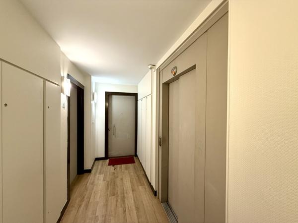 Bobigny (93000) 3 Pièces avec grande terrasse, 2 parkings immeuble récent