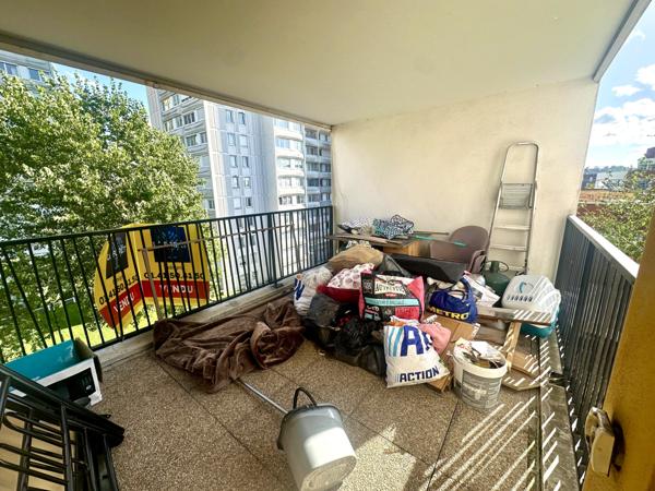 Bobigny (93000) 3 Pièces avec grande terrasse, 2 parkings immeuble récent