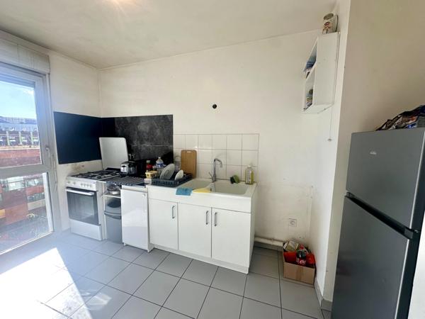 Bobigny (93000) 3 Pièces avec grande terrasse, 2 parkings immeuble récent