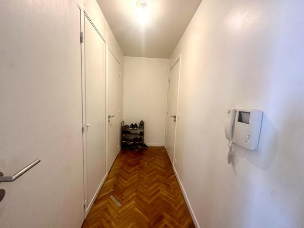 Bobigny (93000) 3 Pièces avec grande terrasse, 2 parkings immeuble récent