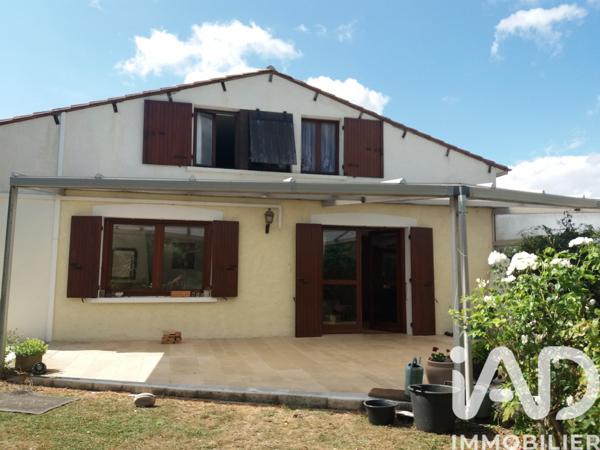 Maison à vendre 6 pièces 150 m² Saint-Bonnet-sur-Gironde