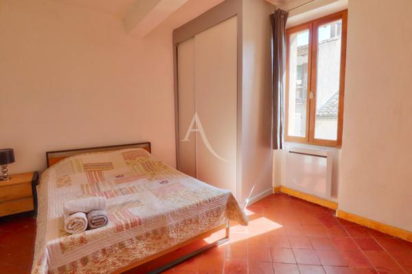 APPARTEMENT TYPE 5 DE 134.56 M2 PLACE DE PARKING ET CAVES