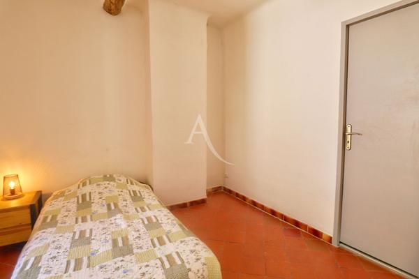 APPARTEMENT TYPE 5 DE 134.56 M2 PLACE DE PARKING ET CAVES