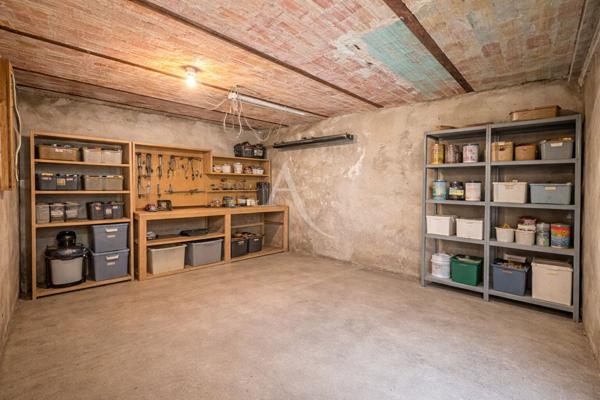 APPARTEMENT TYPE 5 DE 134.56 M2 PLACE DE PARKING ET CAVES