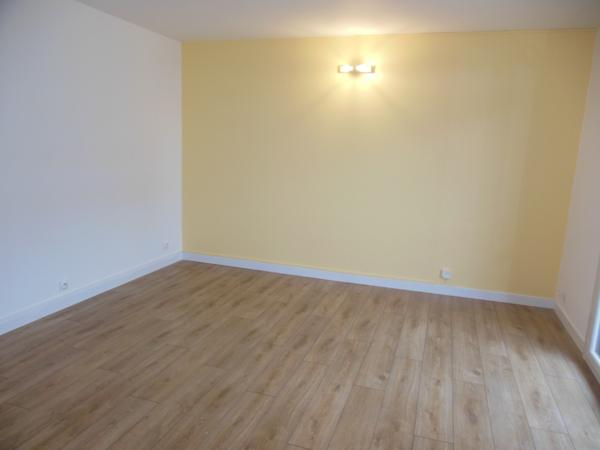 Toulouse 31400 Au pied du METRO RANGUEIL Agréable et Grand T2 de 57,64m² 2 balcons de 6.92m² et 2.78m² , très jolie cuisine séparée équipée , séjour spacieux cave en sous sol