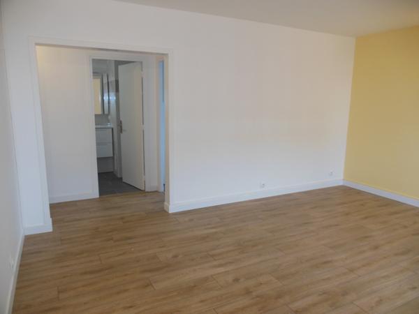 Toulouse 31400 Au pied du METRO RANGUEIL Agréable et Grand T2 de 57,64m² 2 balcons de 6.92m² et 2.78m² , très jolie cuisine séparée équipée , séjour spacieux cave en sous sol