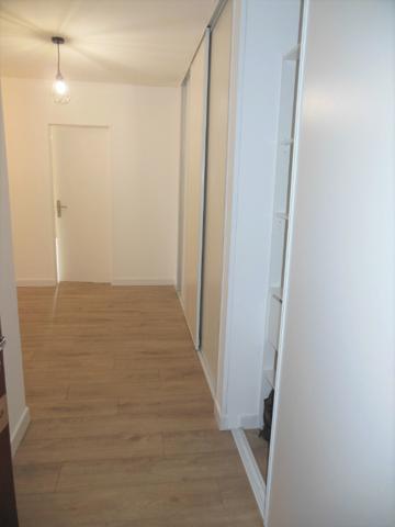 Toulouse 31400 Au pied du METRO RANGUEIL Agréable et Grand T2 de 57,64m² 2 balcons de 6.92m² et 2.78m² , très jolie cuisine séparée équipée , séjour spacieux cave en sous sol