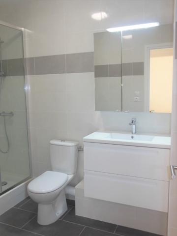 Toulouse 31400 Au pied du METRO RANGUEIL Agréable et Grand T2 de 57,64m² 2 balcons de 6.92m² et 2.78m² , très jolie cuisine séparée équipée , séjour spacieux cave en sous sol