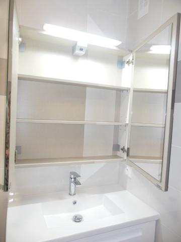 Toulouse 31400 Au pied du METRO RANGUEIL Agréable et Grand T2 de 57,64m² 2 balcons de 6.92m² et 2.78m² , très jolie cuisine séparée équipée , séjour spacieux cave en sous sol