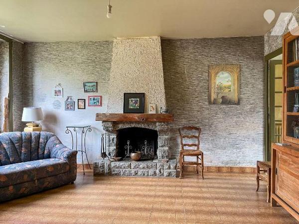 LA MEZIERE - Ancienne exploitation agricole composée d'une maison d'habitation, deux gîtes et p...