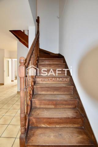 Au centre de Lacrouzette maison/garage/cour