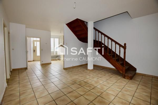 Au centre de Lacrouzette maison/garage/cour