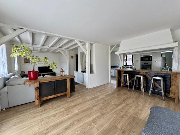 Vente                                                      Maison
                        
                     6 pièces                      153 m2                     à Mortefontaine-en-Thelle