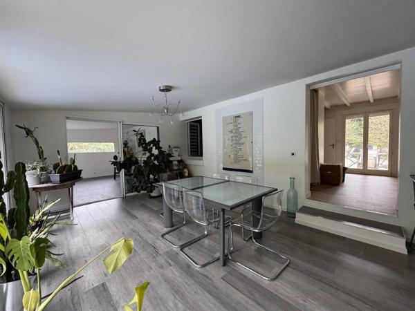 Vente                                                      Maison
                        
                     6 pièces                      153 m2                     à Mortefontaine-en-Thelle