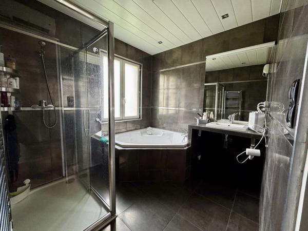 Vente                                                      Maison
                        
                     6 pièces                      153 m2                     à Mortefontaine-en-Thelle