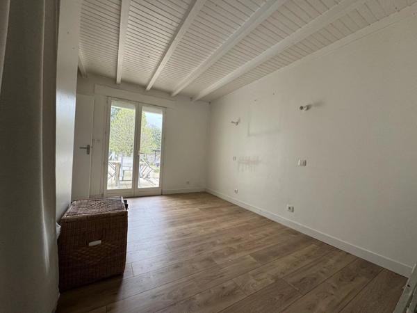 Vente                                                      Maison
                        
                     6 pièces                      153 m2                     à Mortefontaine-en-Thelle