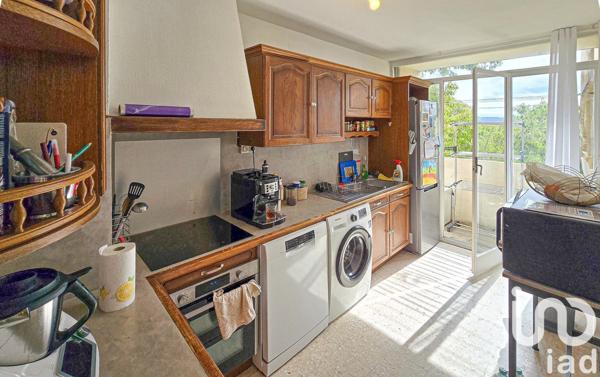 Appartement 3 pièces de 71 m² à Pertuis (84120)