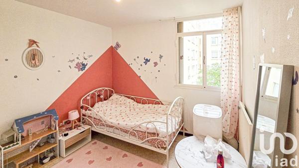 Appartement 3 pièces de 71 m² à Pertuis (84120)