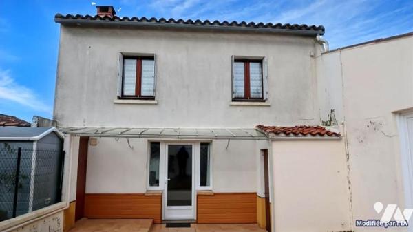 CHEFFOIS, MAISON D'HABITATION ANCIENNE A MODERNISER AVEC GARAGES.