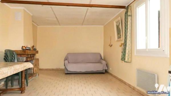 CHEFFOIS, MAISON D'HABITATION ANCIENNE A MODERNISER AVEC GARAGES.