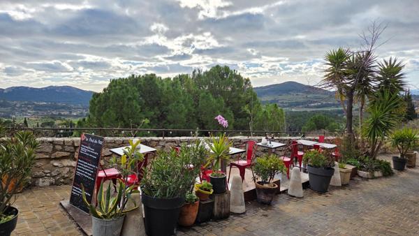 Fonds de commerce restauration environ 119 m², Le Castellet, village médiéval