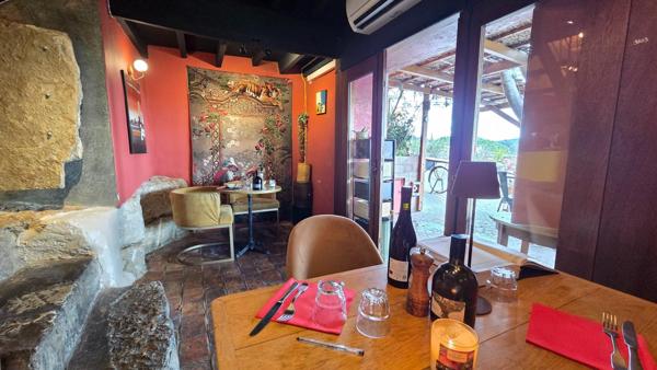 Fonds de commerce restauration environ 119 m², Le Castellet, village médiéval