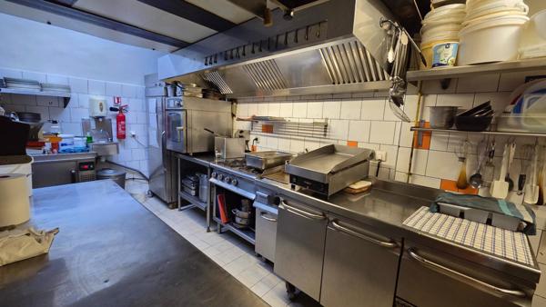 Fonds de commerce restauration environ 119 m², Le Castellet, village médiéval