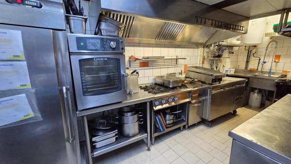 Fonds de commerce restauration environ 119 m², Le Castellet, village médiéval