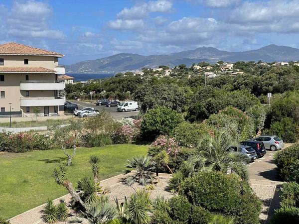 Appartement de type T3 de 96 m² + terrasse de 11m² avec vue mer