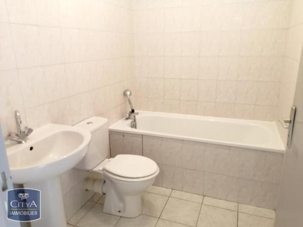 Appartement à louer 3 pièces 53.75m² Oyonnax (01100)