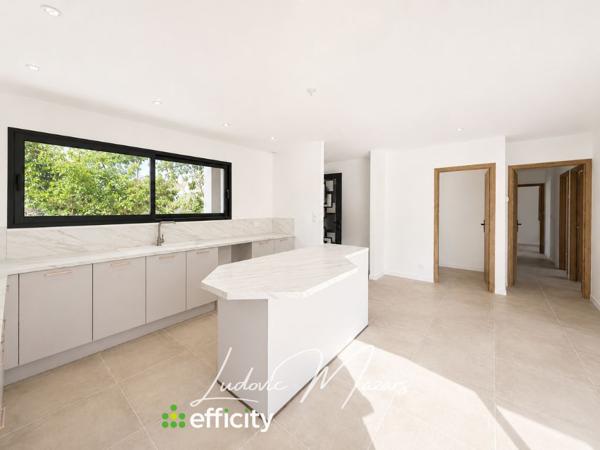 Maison
         6 pièces
        - 116 m² 285 000 € *