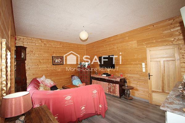 Maison avec sous-sol – 5 chambres – Garage – 1 000m² terrain