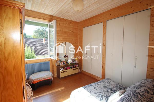 Maison avec sous-sol – 5 chambres – Garage – 1 000m² terrain