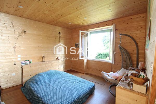 Maison avec sous-sol – 5 chambres – Garage – 1 000m² terrain